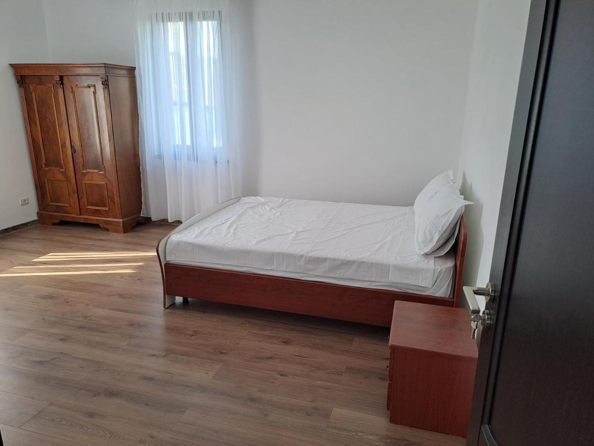 Pensiunea La Conac Bîrlad Zewnętrze zdjęcie